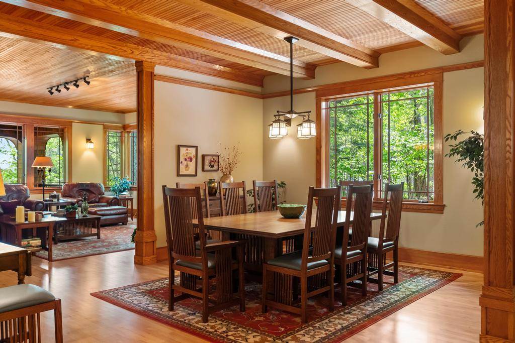 805 Glenn Drive Harbor Springs MI 49740