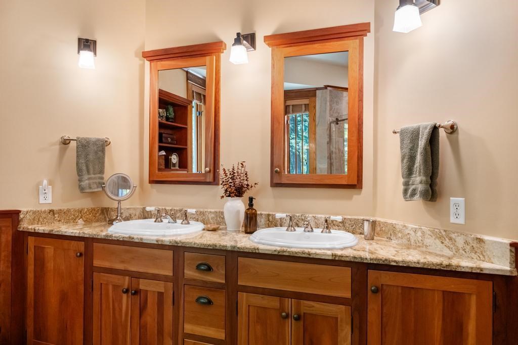 805 Glenn Drive Harbor Springs MI 49740