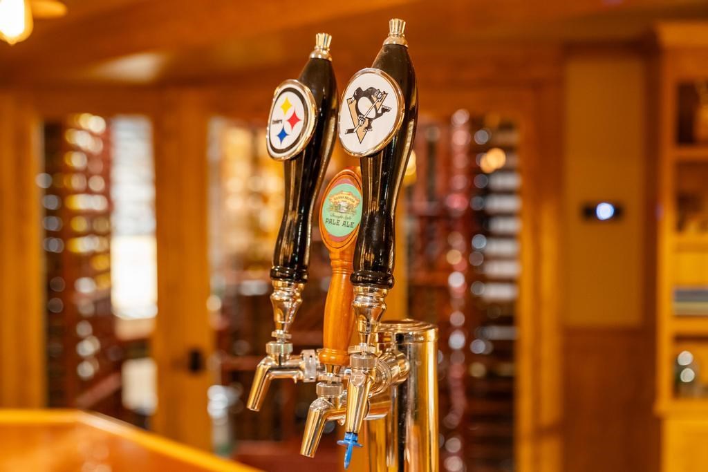 805 Glenn Drive Harbor Springs MI 49740