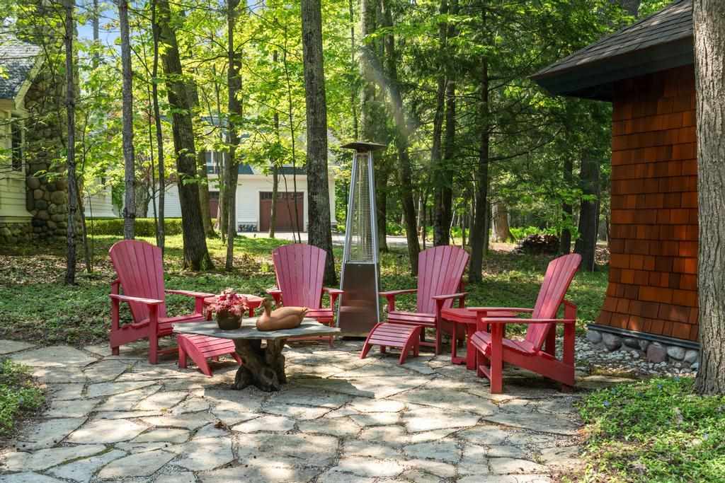 805 Glenn Drive Harbor Springs MI 49740