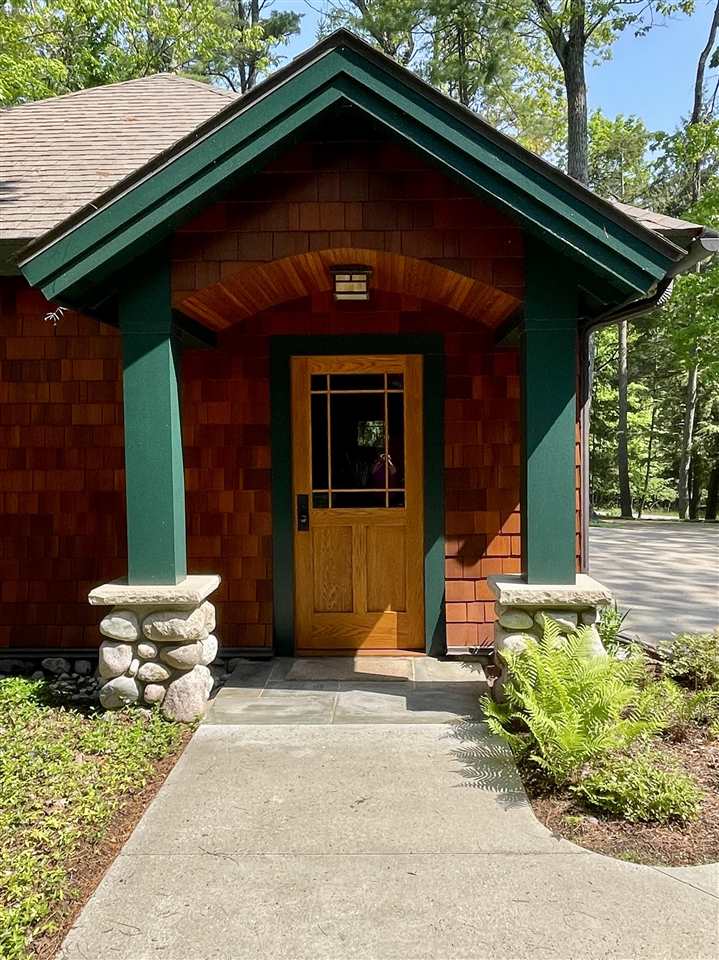 805 Glenn Drive Harbor Springs MI 49740