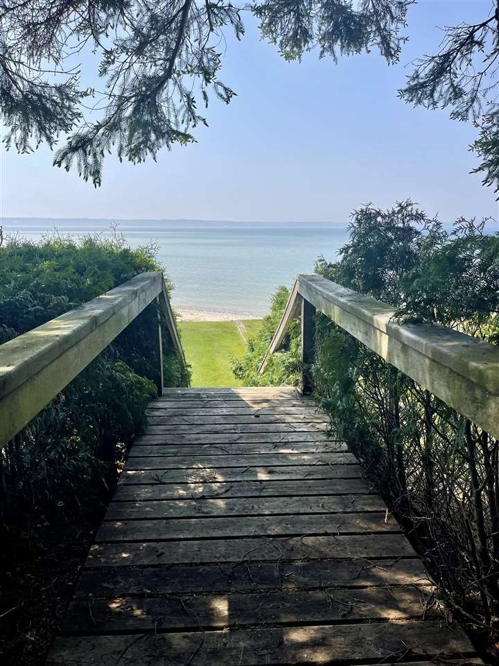 805 Glenn Drive Harbor Springs MI 49740