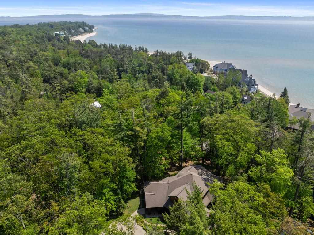 805 Glenn Drive Harbor Springs MI 49740