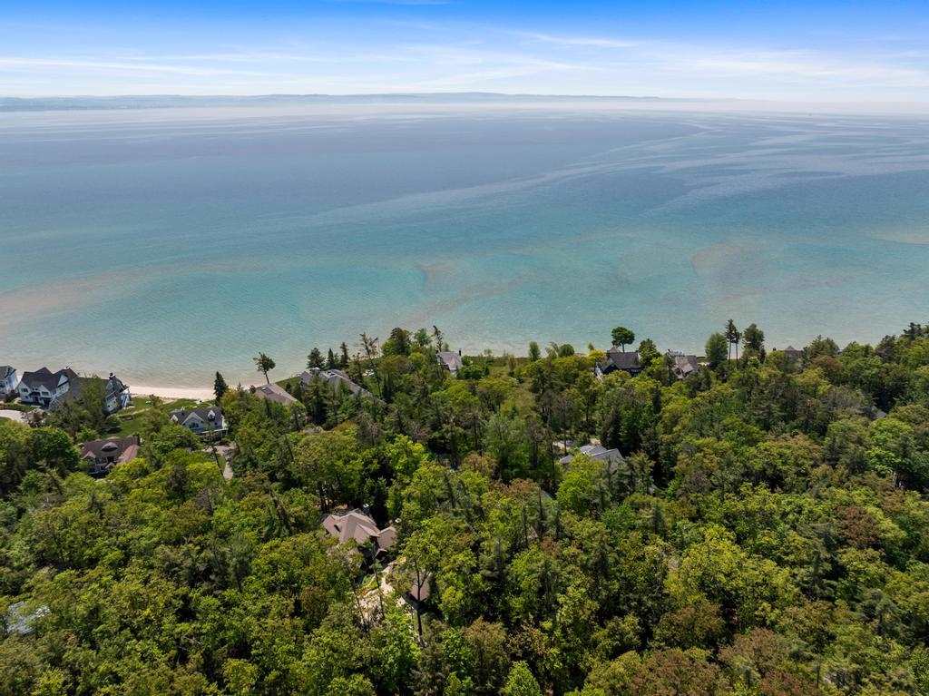 805 Glenn Drive Harbor Springs MI 49740