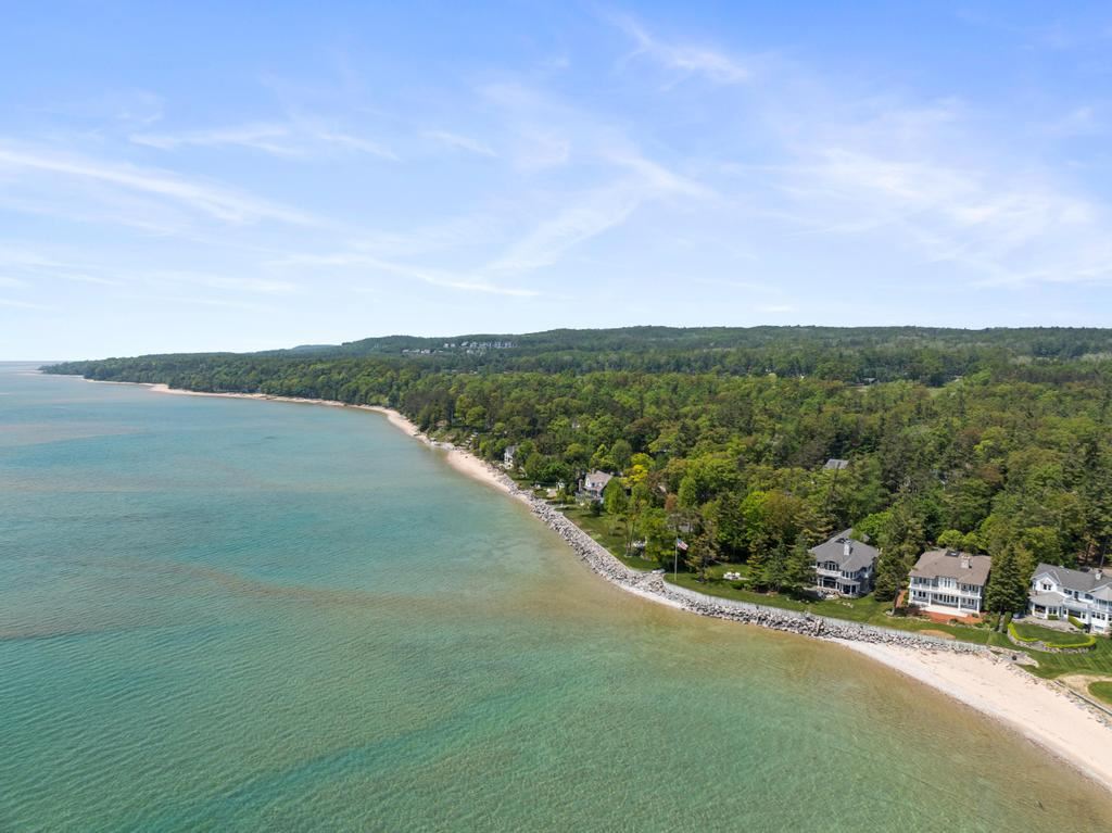 805 Glenn Drive Harbor Springs MI 49740