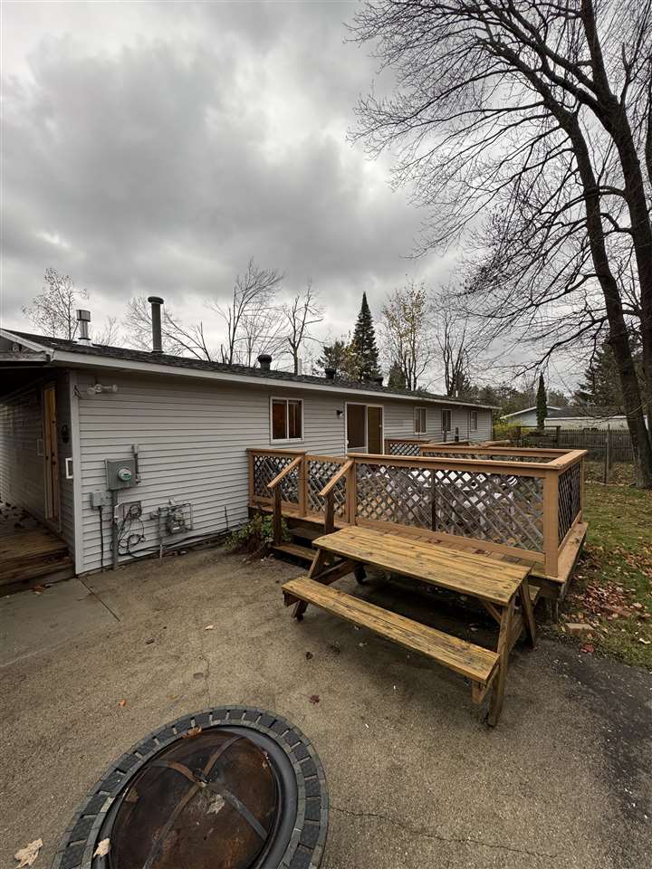 5160 Vis-a-vis Lane Petoskey MI 49770