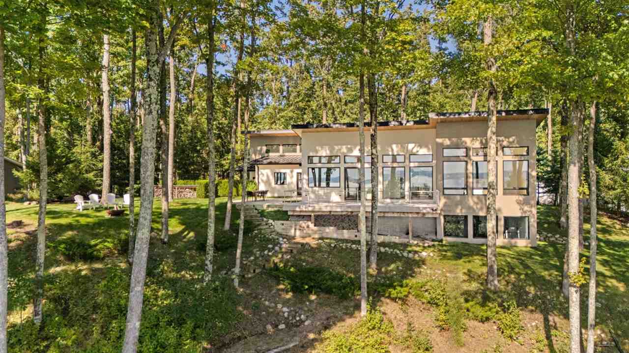 2075 Rivage Drive Harbor Springs MI 49740
