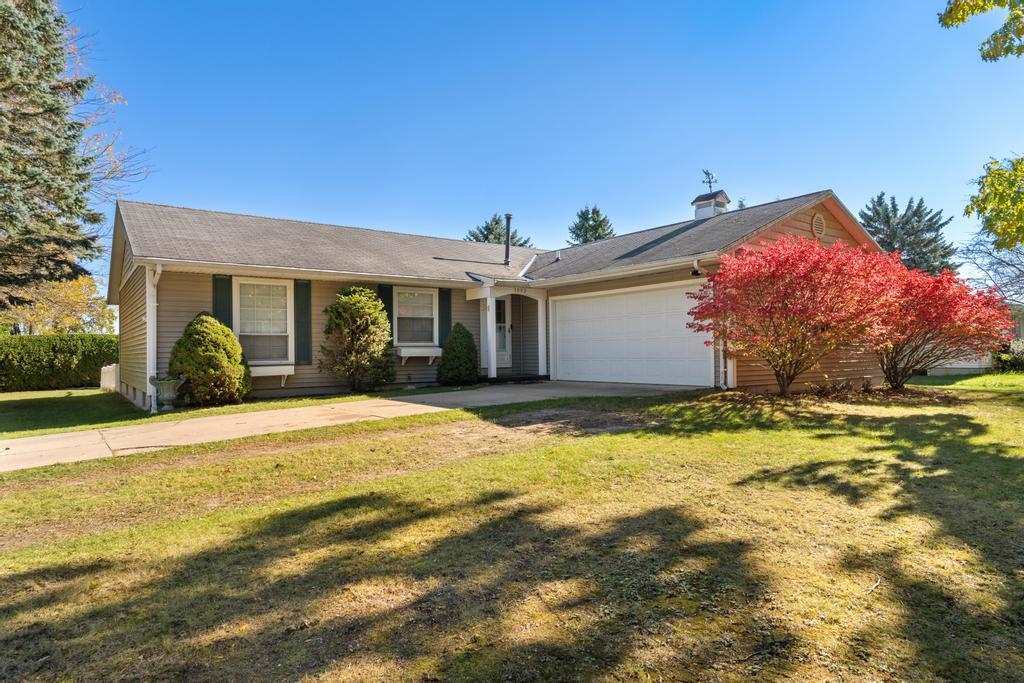 1002 Street Johns Drive Charlevoix MI 49720