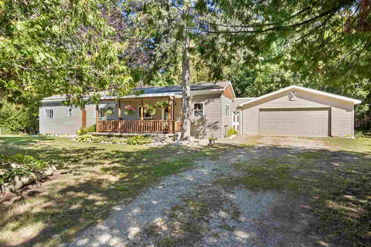 10262 Burgess Road Charlevoix MI 49720-9015