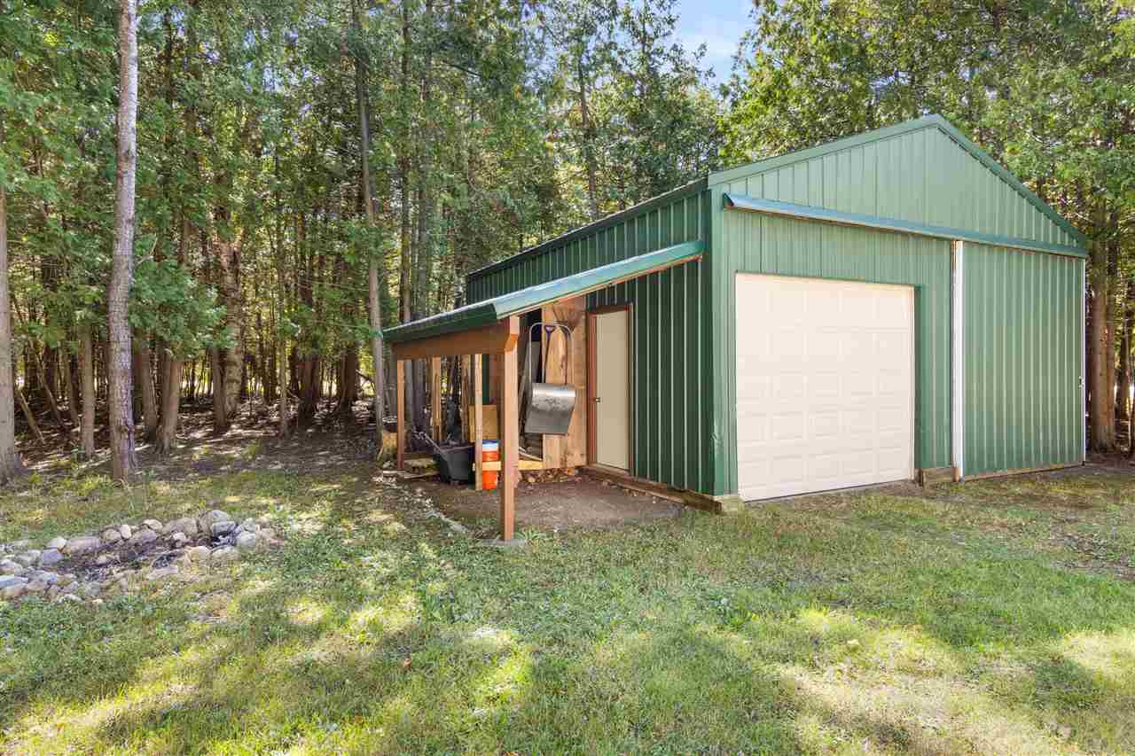10262 Burgess Road Charlevoix MI 49720-9015