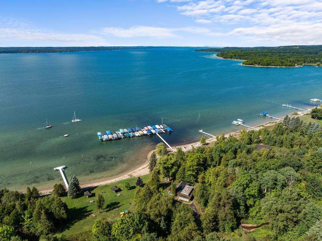 4240 N Concorde Boyne City MI 49712