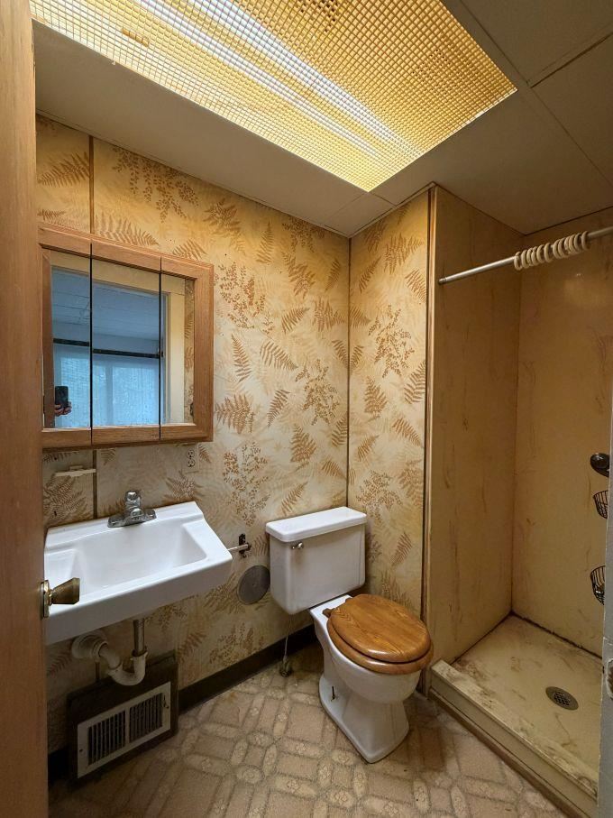 208 Smith Avenue Lansing MI 48910