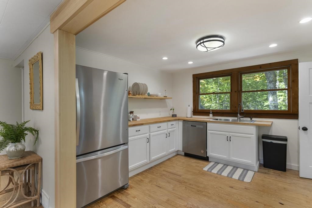 1023 N Lake Shore Drive Harbor Springs MI 49740