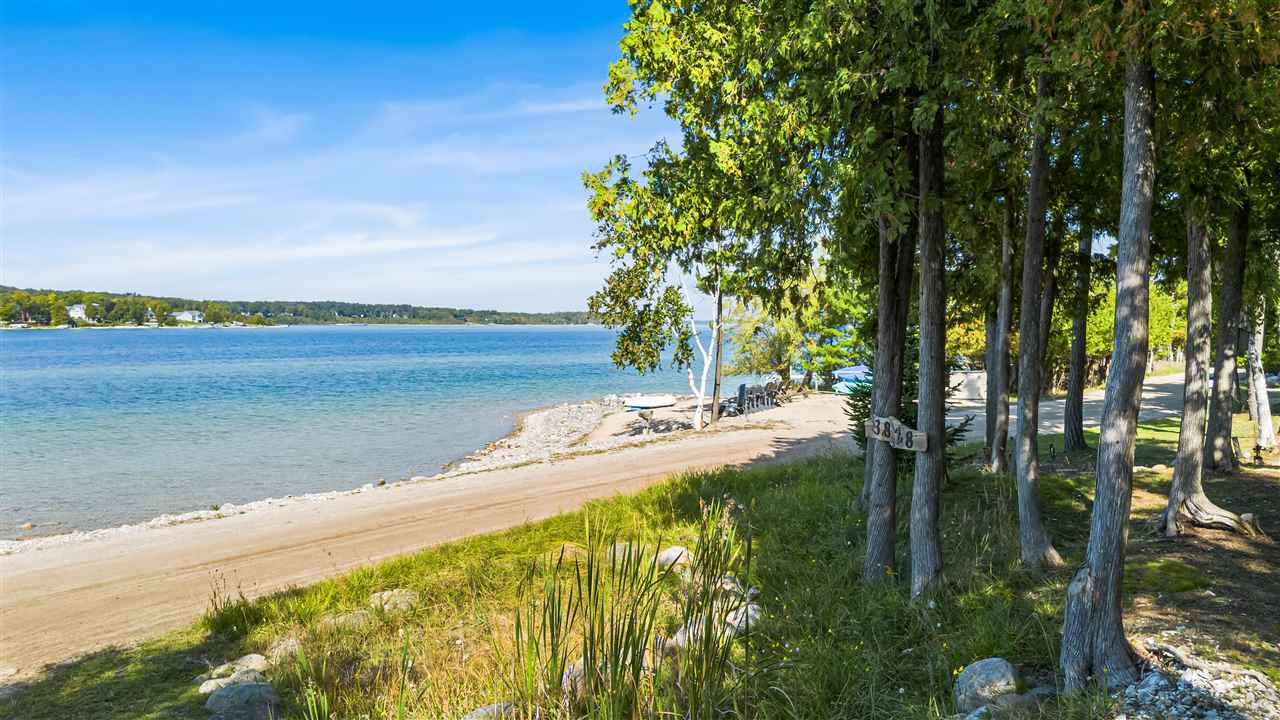 3828 Hemingway Road East Jordan MI 49727