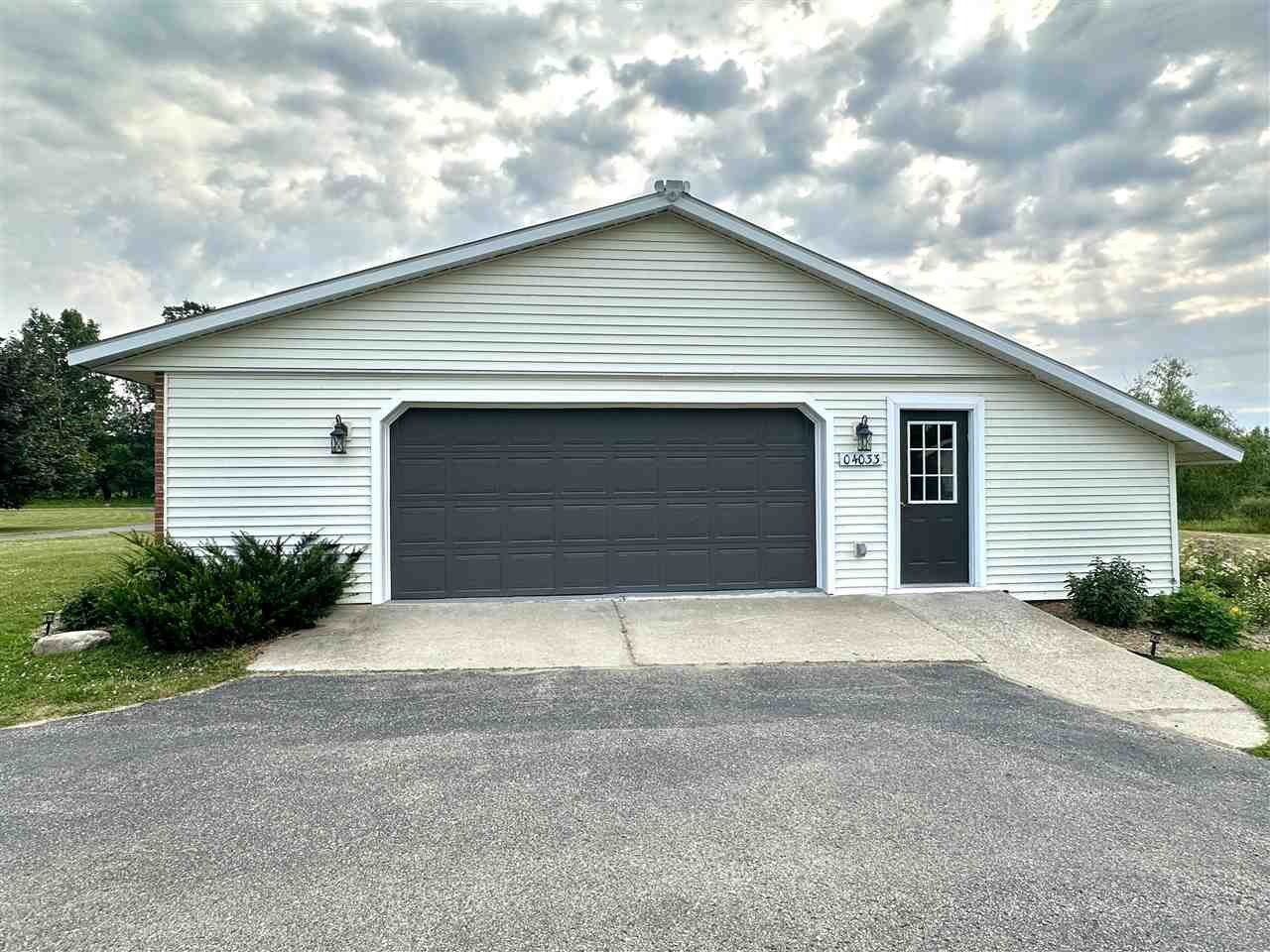 4033 Beatty Road Charlevoix MI 49720
