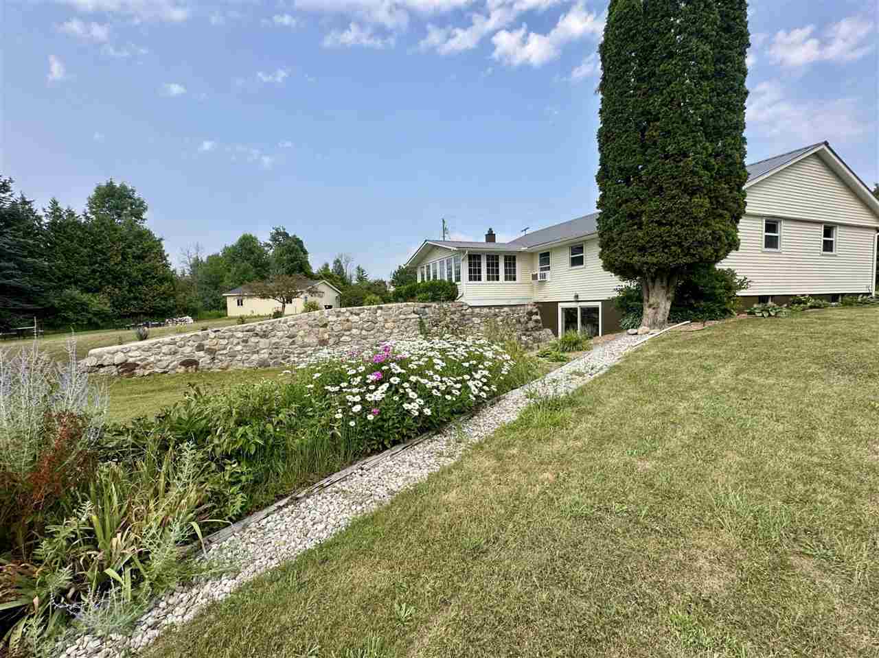 4033 Beatty Road Charlevoix MI 49720