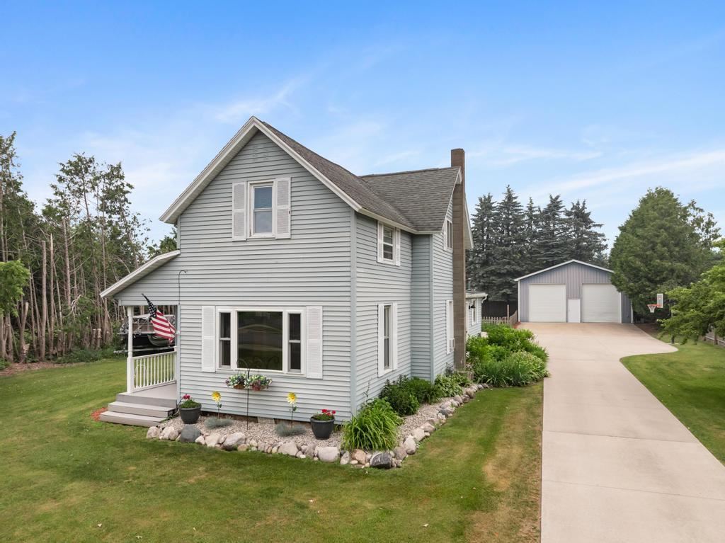 1217 Atkins Petoskey MI 49770