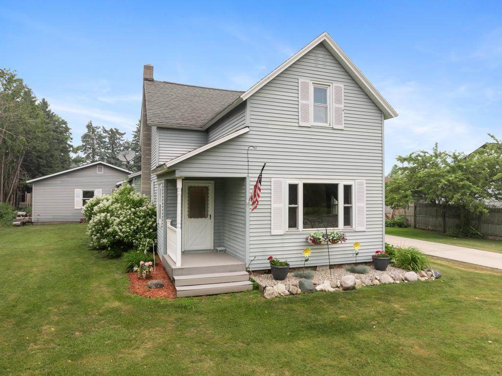 1217 Atkins Petoskey MI 49770