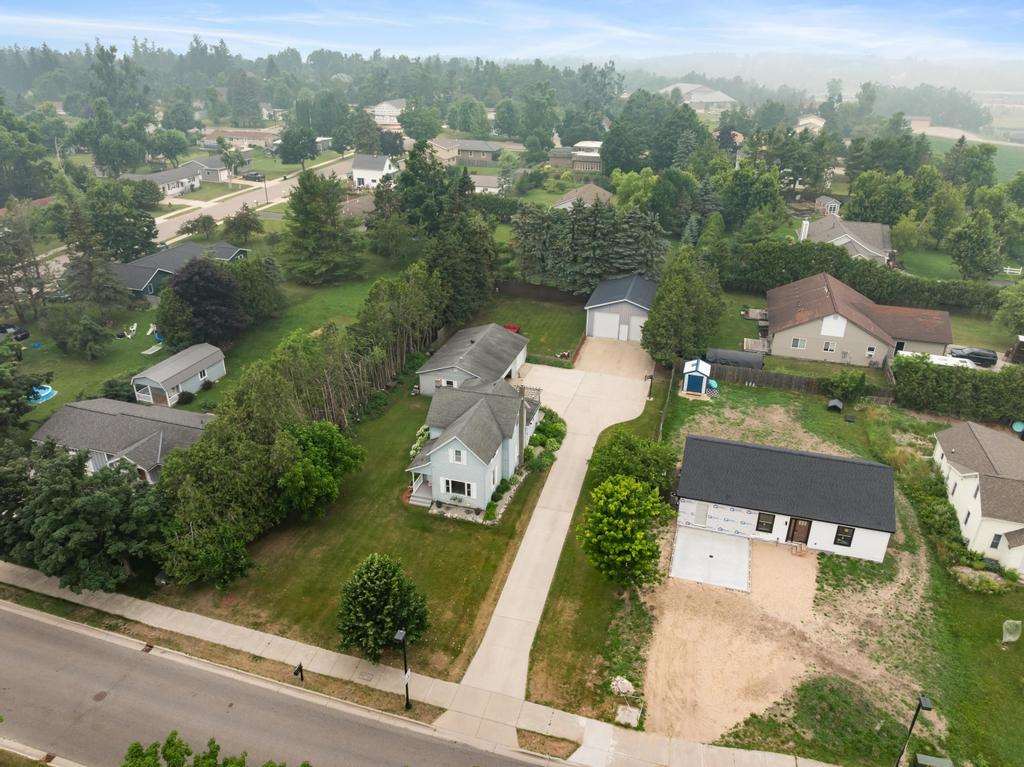 1217 Atkins Petoskey MI 49770