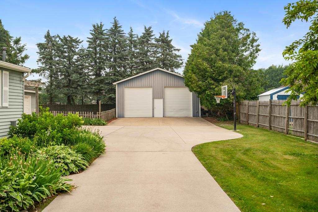 1217 Atkins Petoskey MI 49770