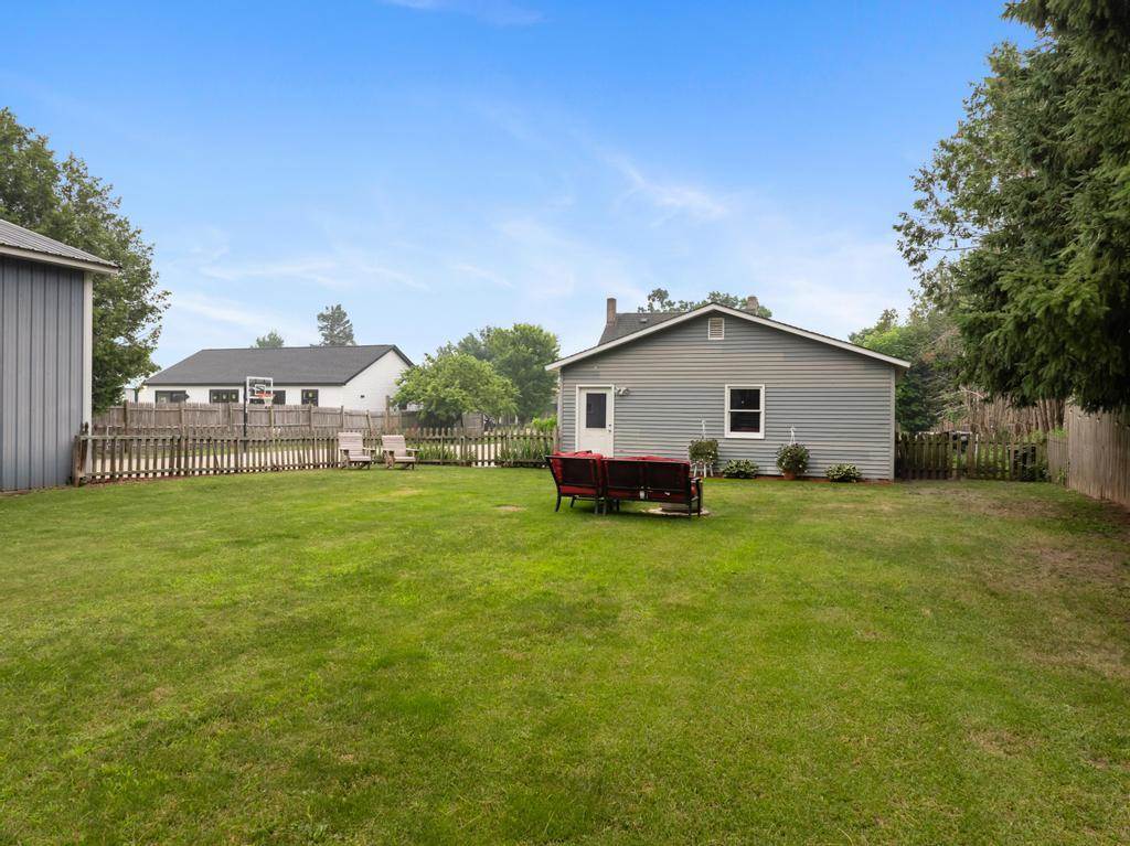1217 Atkins Petoskey MI 49770