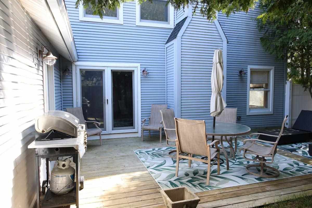 152 & 138 W Third Street Harbor Springs MI 49740