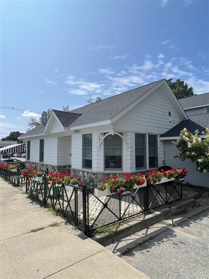 152 & 138 W Third Street Harbor Springs MI 49740