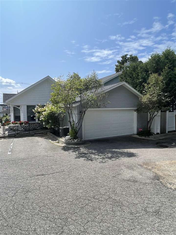 152 & 138 W Third Street Harbor Springs MI 49740