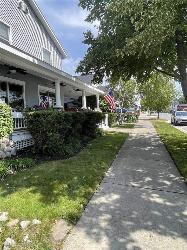 152 & 138 W Third Street Harbor Springs MI 49740