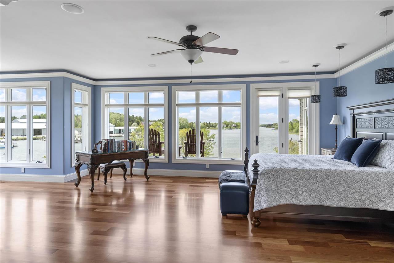 1439 Lindburgh Lane Cheboygan MI 49721