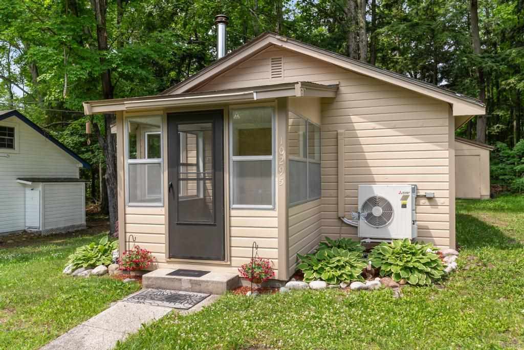 10295 Lakeview Road Carp Lake MI 49718