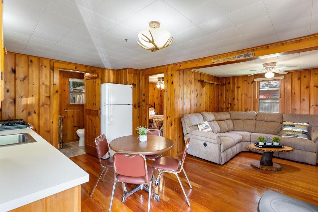 10295 Lakeview Road Carp Lake MI 49718