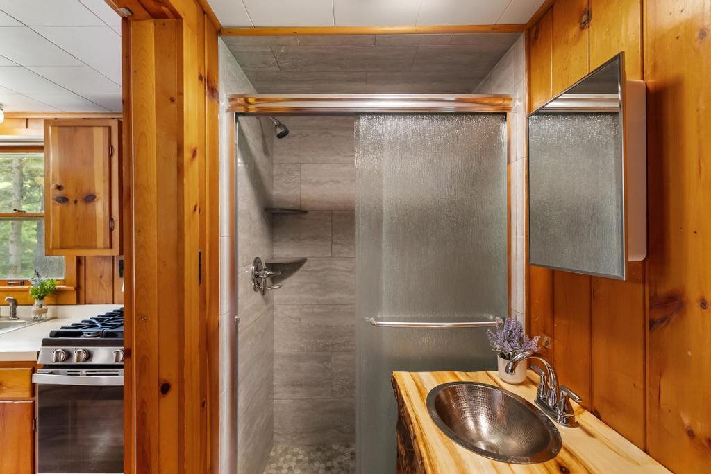 10295 Lakeview Road Carp Lake MI 49718