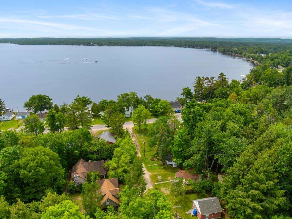 10295 Lakeview Road Carp Lake MI 49718
