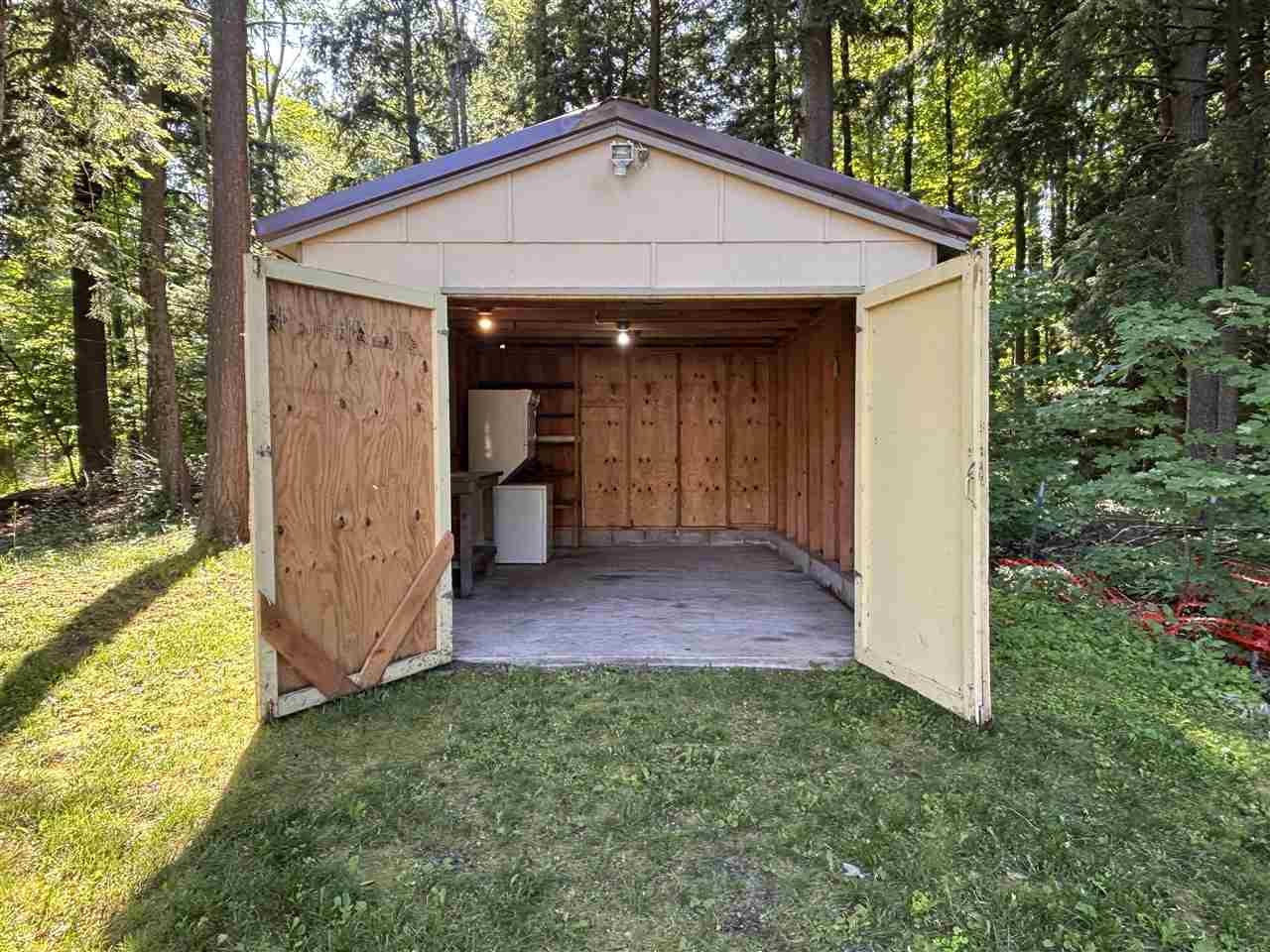 10295 Lakeview Road Carp Lake MI 49718