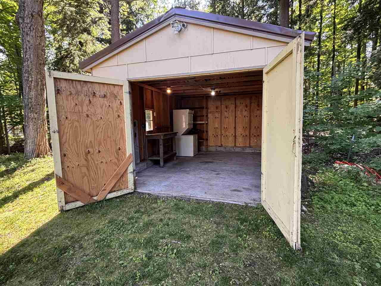 10295 Lakeview Road Carp Lake MI 49718