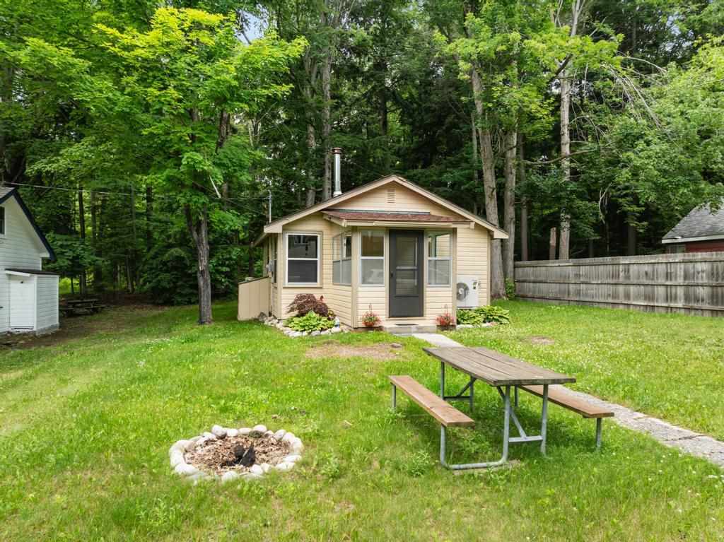10295 Lakeview Road Carp Lake MI 49718