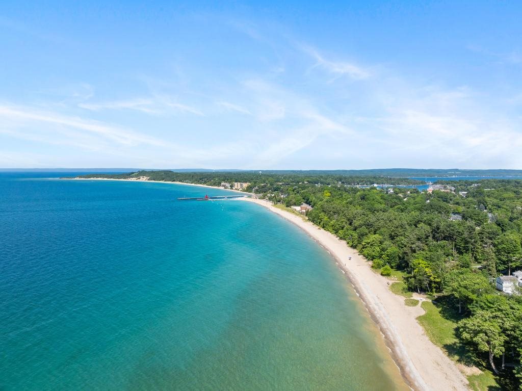 14605 Park Avenue Charlevoix MI 49720