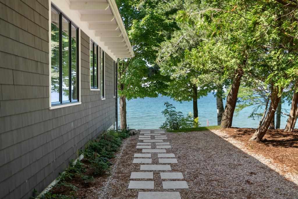 14605 Park Avenue Charlevoix MI 49720