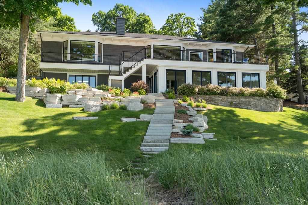 14605 Park Avenue Charlevoix MI 49720