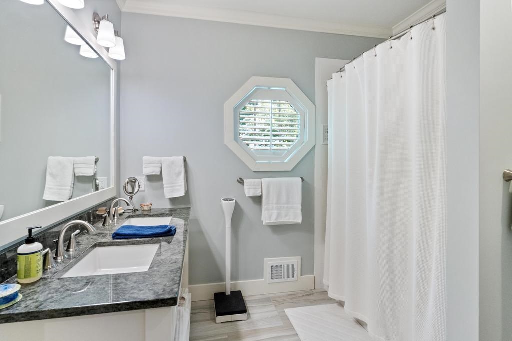 14605 Park Avenue Charlevoix MI 49720