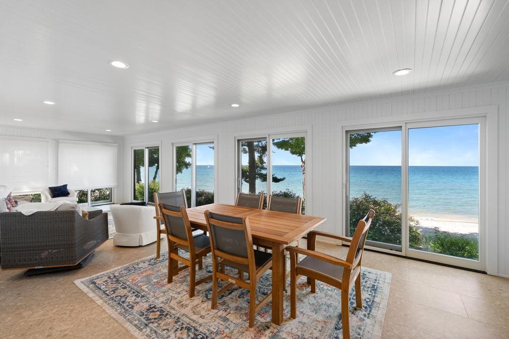 14605 Park Avenue Charlevoix MI 49720