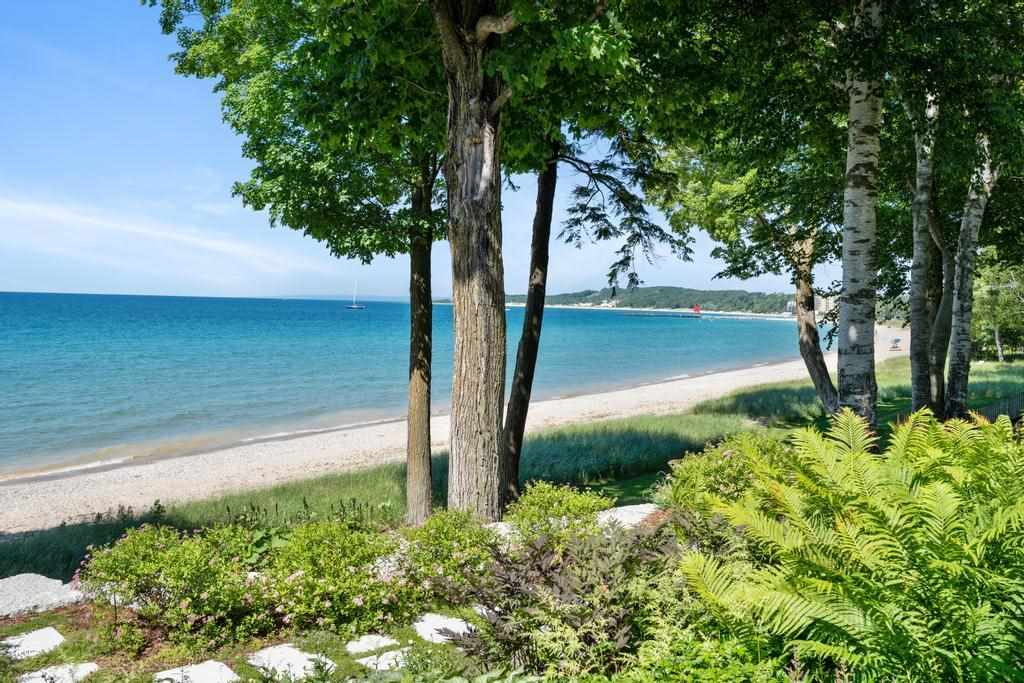 14605 Park Avenue Charlevoix MI 49720