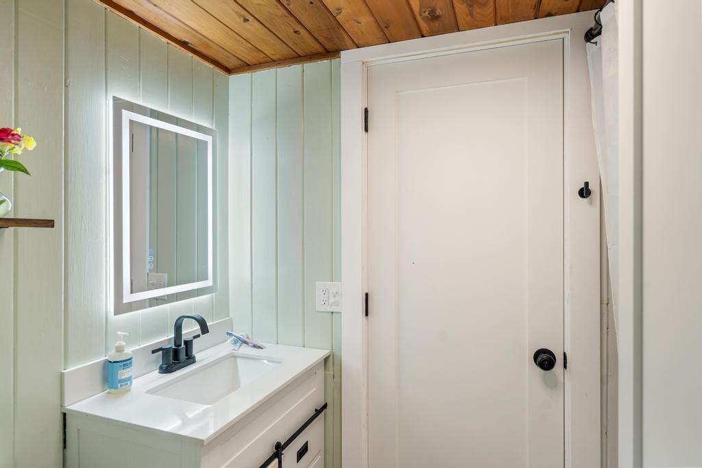 448 Duvernay Lane Harbor Springs MI 49740