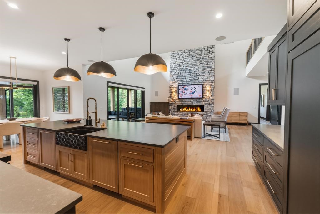 7825 Lindy Lane Harbor Springs MI 49740