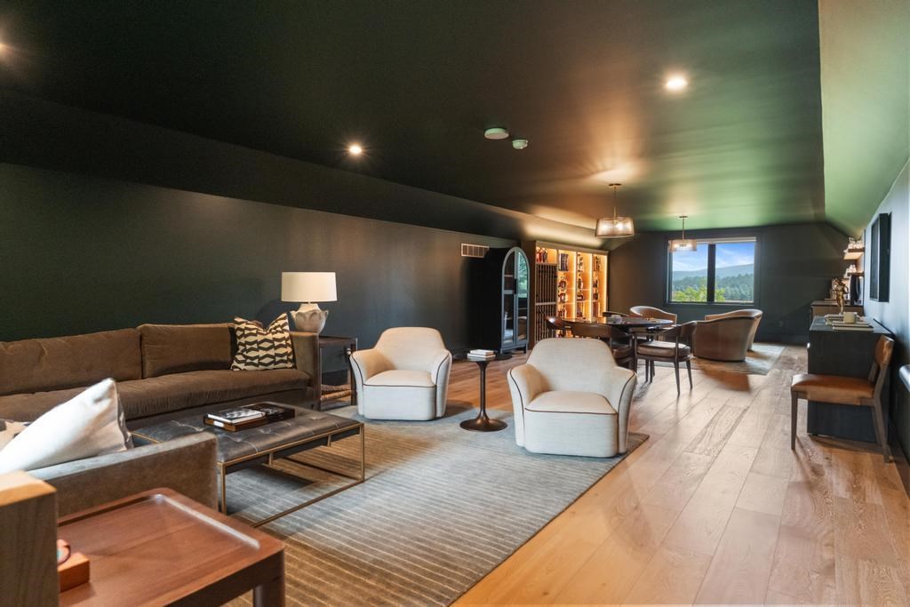 7825 Lindy Lane Harbor Springs MI 49740