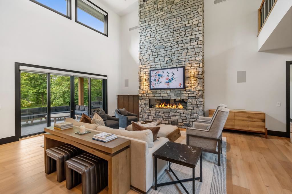 7825 Lindy Lane Harbor Springs MI 49740