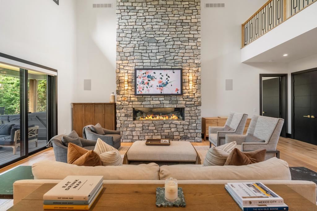 7825 Lindy Lane Harbor Springs MI 49740