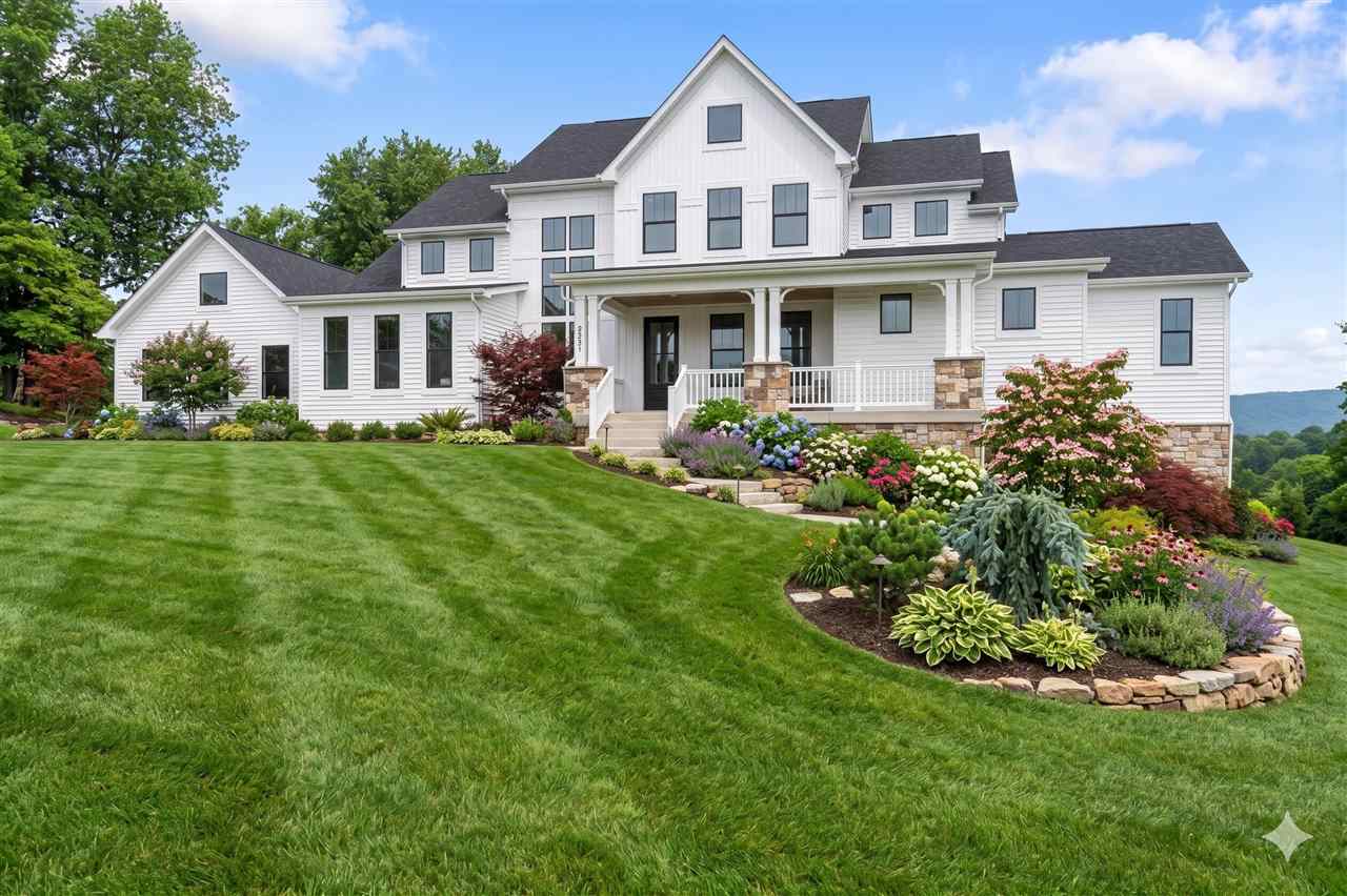 1615 Arrowhead Harbor Springs MI 49740