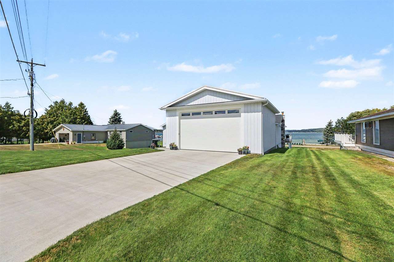 4906 Lakeshore Road Boyne City MI 49712
